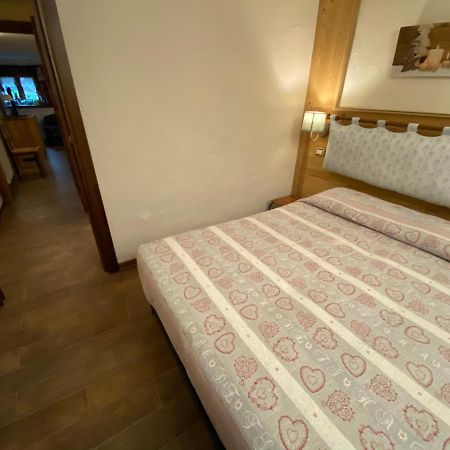 Appartamento De Montagne Berthod Pré-Saint-Didier Δωμάτιο φωτογραφία